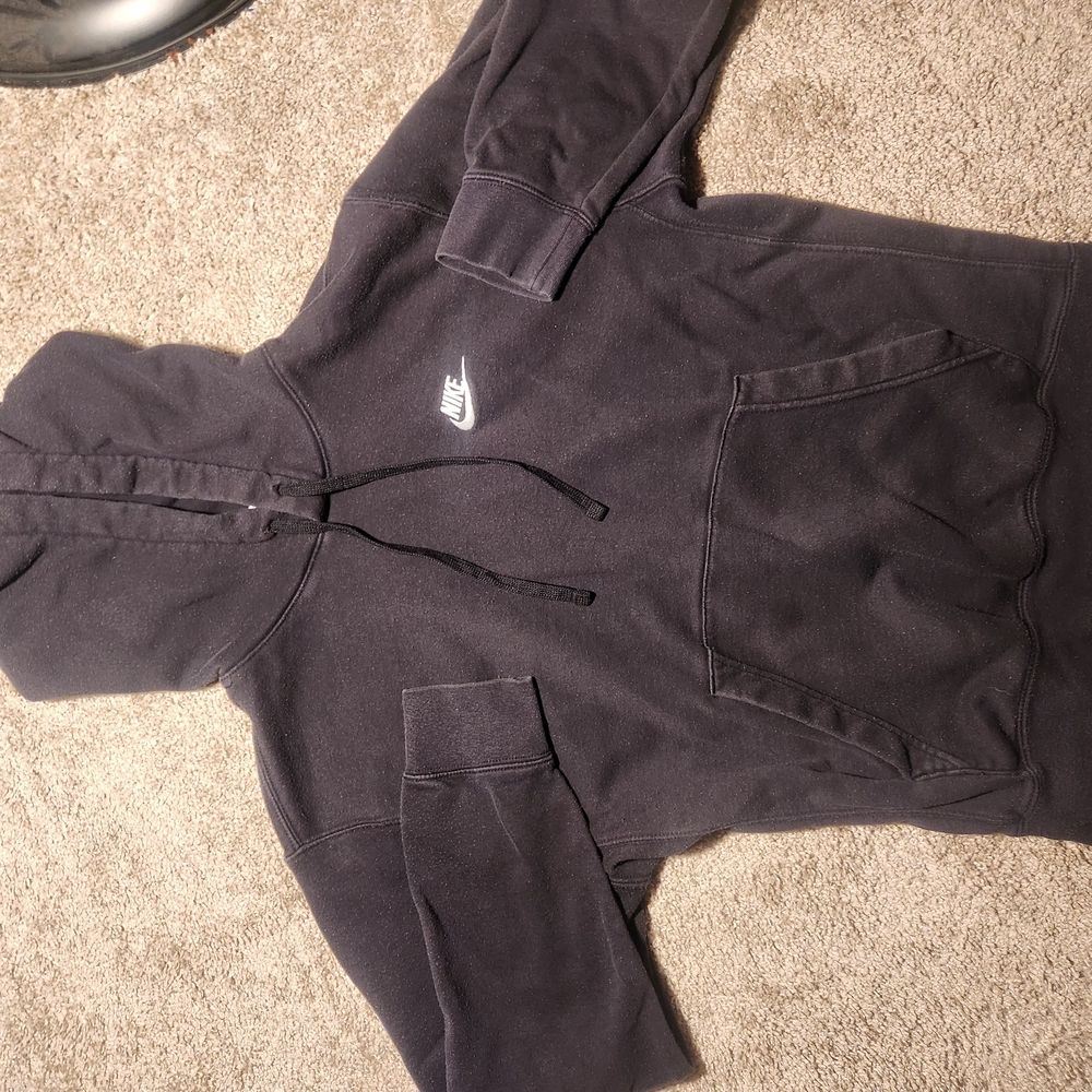 Nike Sportswear Club Men's Pullover Hoodie Size Small Made In Jordan (2)